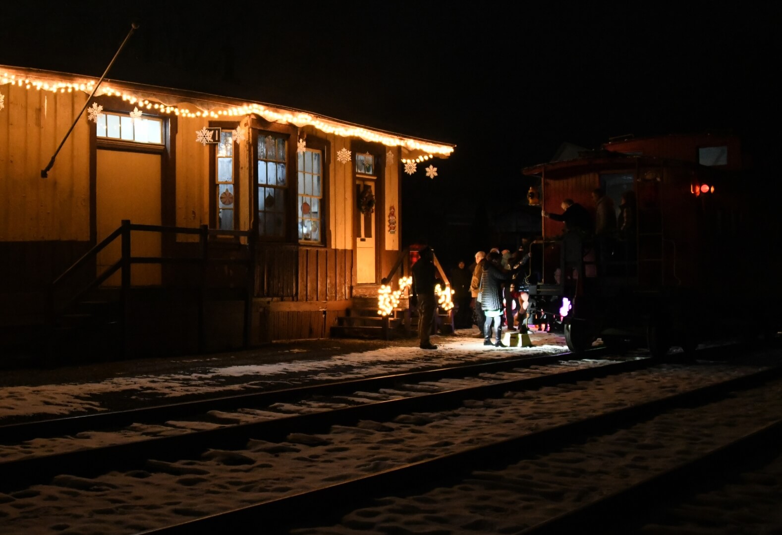 nighttime at the wanamaker train stop