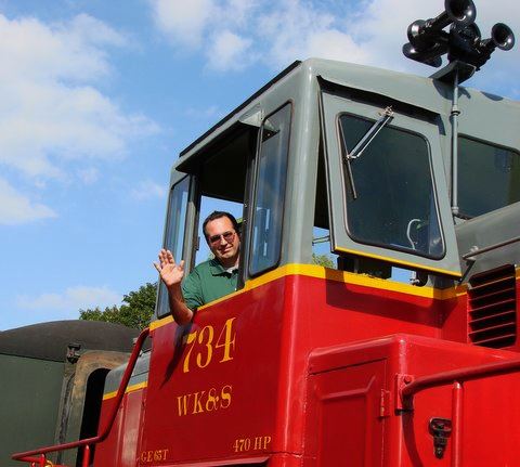 jeff the engineer waving
